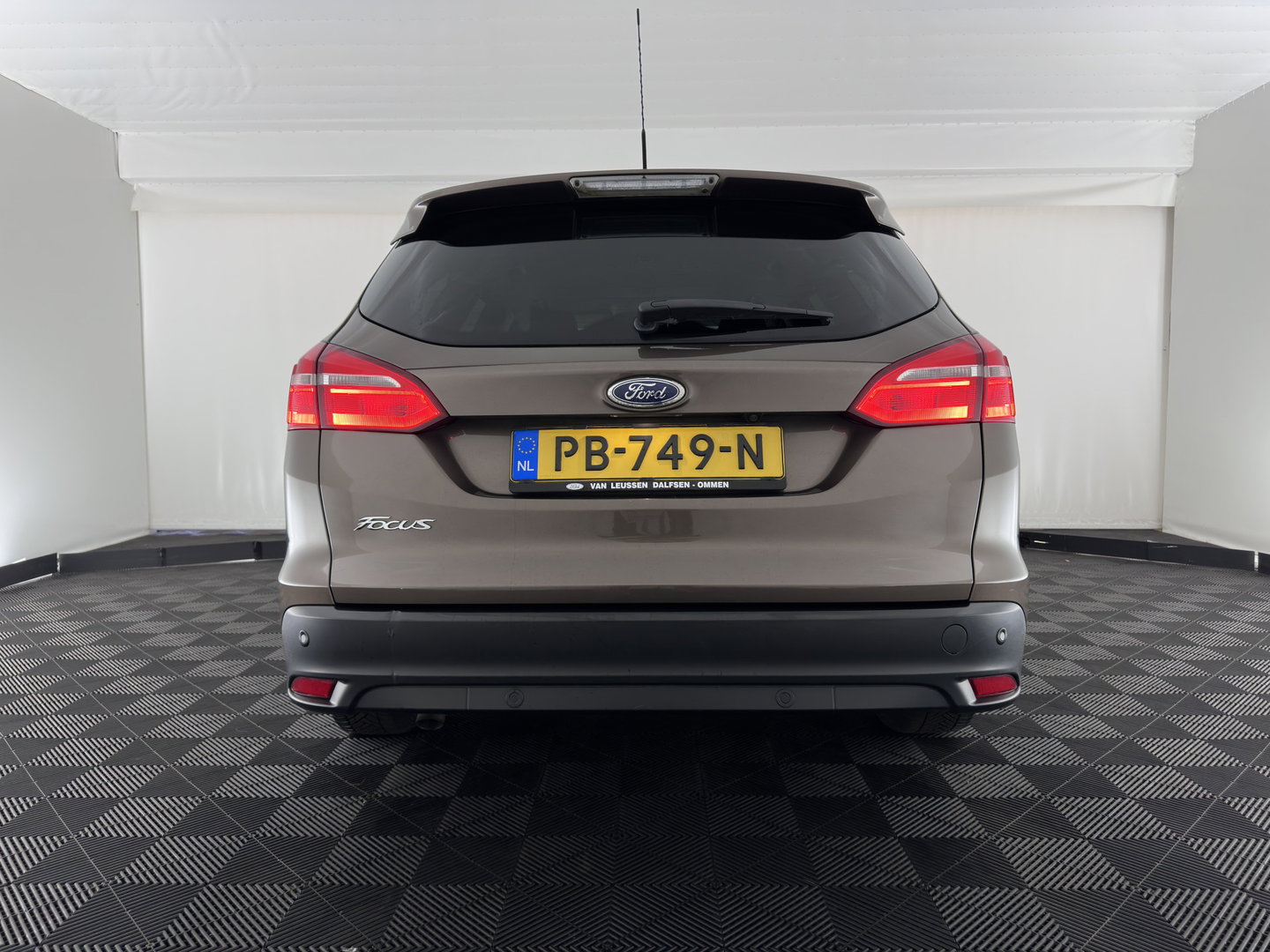 Ford FOCUS Wagon 1.5 TDCI Titanium Aut. *NAVI-FULLMAP | HEATED-COMFORTSEATS | BLIND-SPOT | CAMERA | KEYLESS | PRIVACY-GLASS | ECC | PDC | CRUISE | 17''ALU*
