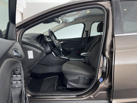 Ford FOCUS Wagon 1.5 TDCI Titanium Aut. *NAVI-FULLMAP | HEATED-COMFORTSEATS | BLIND-SPOT | CAMERA | KEYLESS | PRIVACY-GLASS | ECC | PDC | CRUISE | 17''ALU*