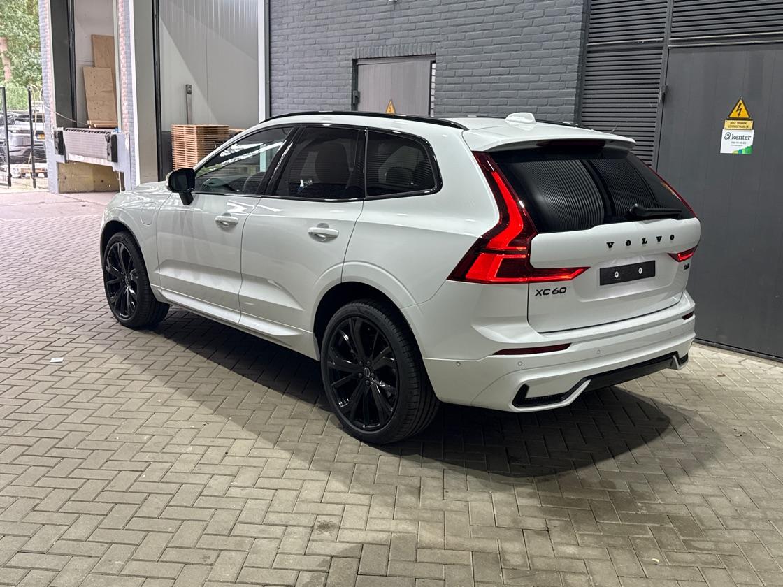Volvo XC60 T6 Plus Black Edition | Harman/Kardon | Pilot Assist | Panoramadak | 360° Camera | Head-Up | Stoel+Stuurverwarming | 21 Inch