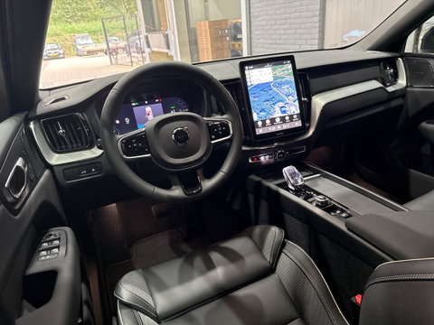 Volvo XC60 T6 Plus Black Edition | Harman/Kardon | Pilot Assist | Panoramadak | 360° Camera | Head-Up | Stoel+Stuurverwarming | 21 Inch