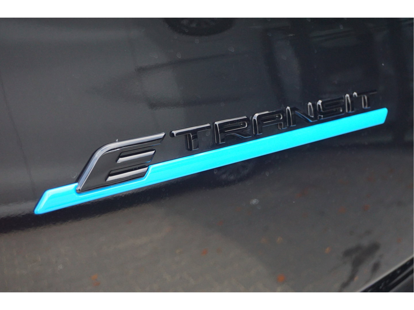 Ford E-Transit Custom 340L JWR Edition DC 71 kWh / 218 PK Apple CP/ Android A Camera, 19" LM, Cruise, LED NR.