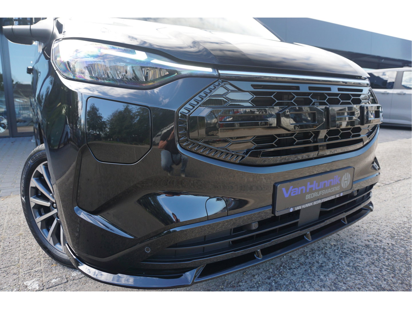 Ford Transit Custom 340L JWR Edition DC Elektrisch 71 kWh / 218 PK Apple CP/ Android A Camera, 19" LM, Cruise, LED NR.