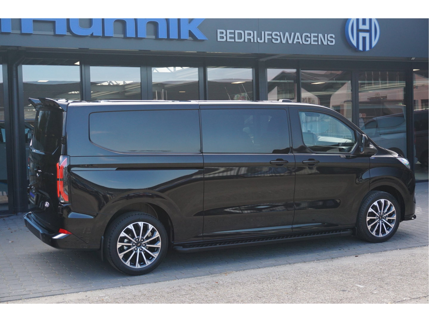 Ford Transit Custom 340L JWR Edition DC Elektrisch 71 kWh / 218 PK Apple CP/ Android A Camera, 19" LM, Cruise, LED NR.