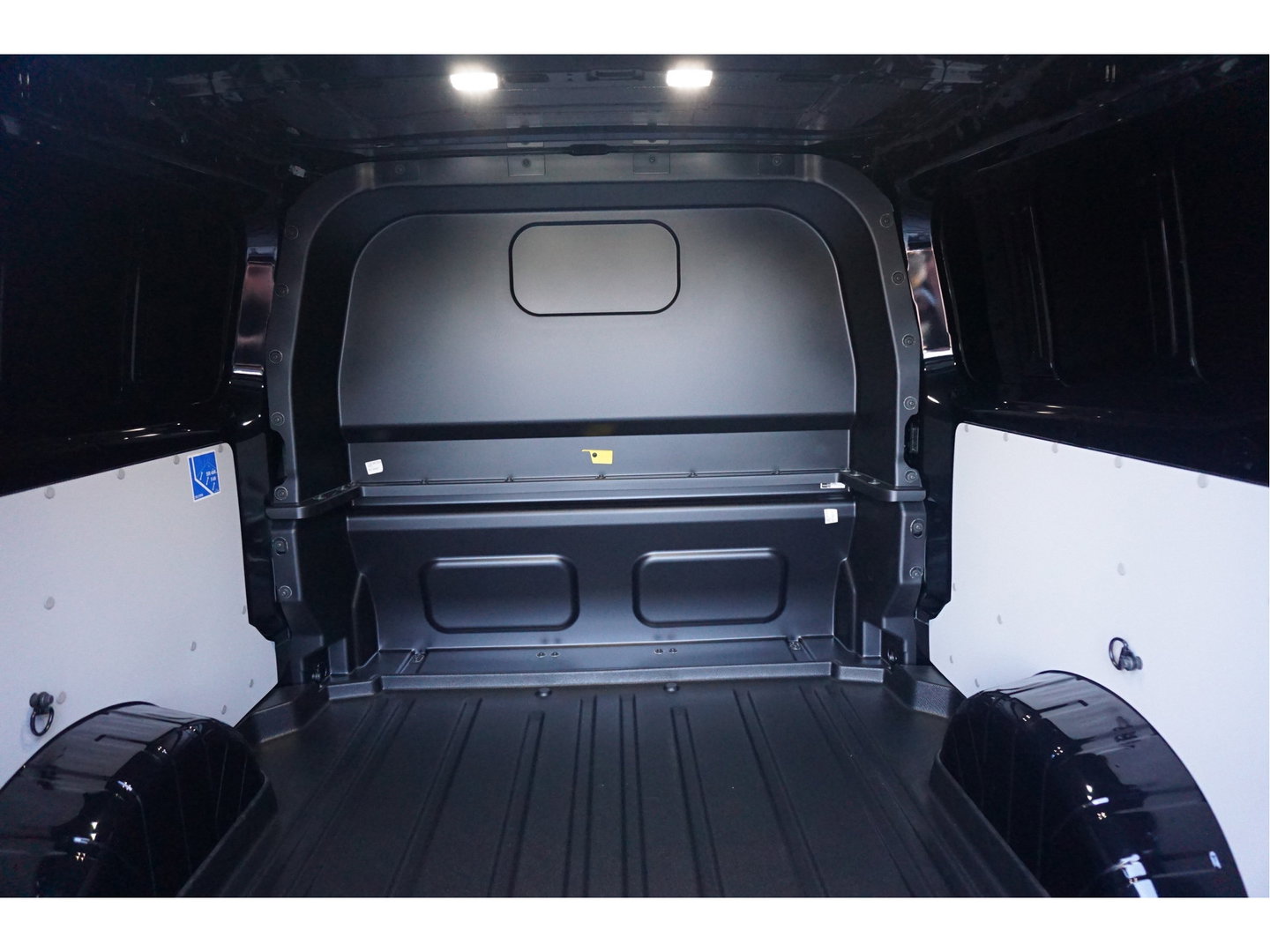 Ford Transit Custom 340L JWR Edition DC Elektrisch 71 kWh / 218 PK Apple CP/ Android A Camera, 19" LM, Cruise, LED NR.
