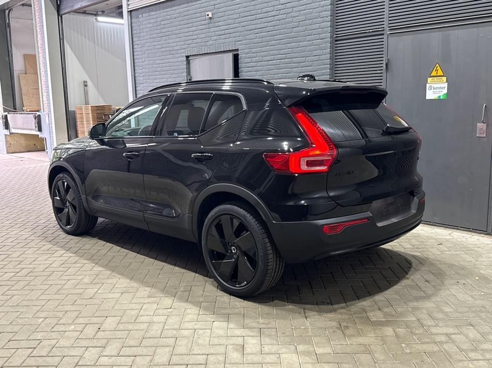 Volvo XC40 2.0 B3 Plus Black Edition | Harman/Kardon | BLIS | 360° Camera | Pilot Assist | Stoel+Stuurverwarming | Memory | ACC | 20 Inch