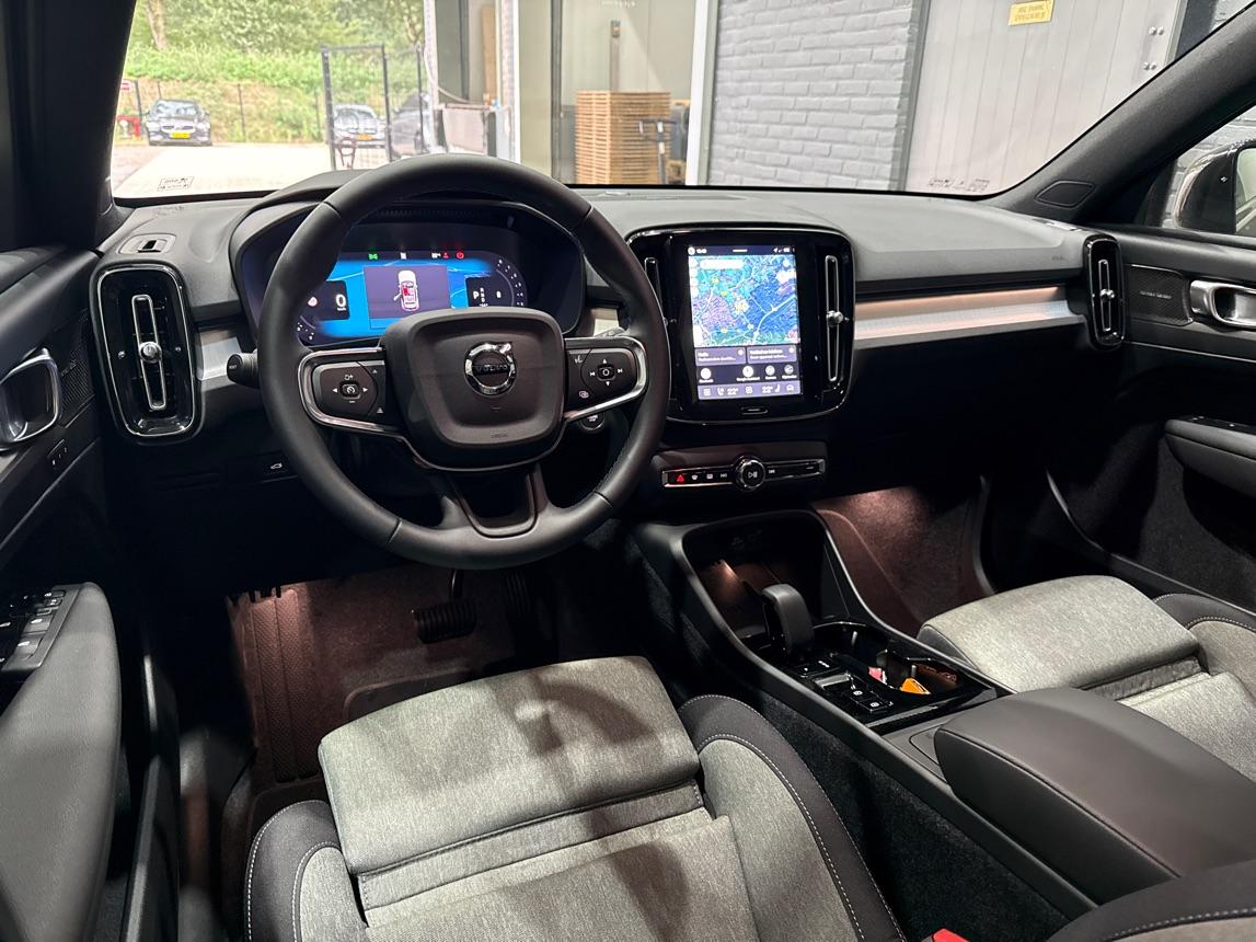 Volvo XC40 2.0 B3 Plus Black Edition | Harman/Kardon | BLIS | 360° Camera | Pilot Assist | Stoel+Stuurverwarming | Memory | ACC | 20 Inch