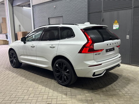 Volvo XC60 T6 Plus Black Edition | Harman/Kardon | Panoramadak | Head-Up | 360° Camera | ACC | 21 Inch