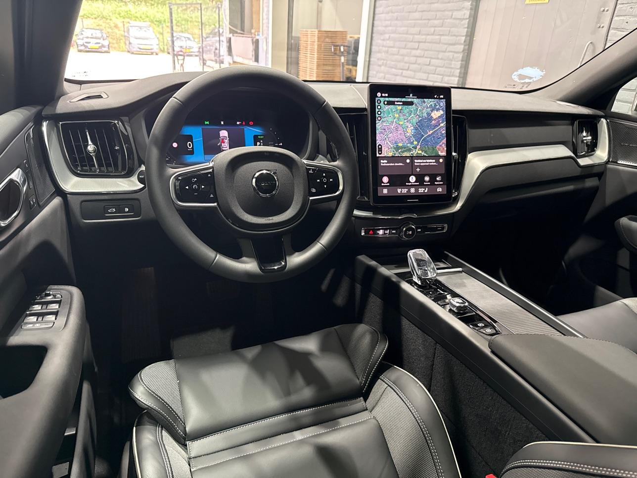 Volvo XC60 T6 Plus Black Edition | Harman/Kardon | Panoramadak | Head-Up | 360° Camera | ACC | 21 Inch