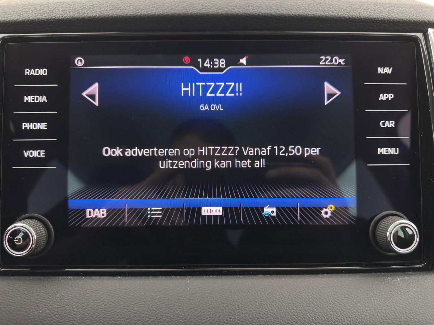 Škoda Karoq 1.6 TDI Style Business (INCL.BTW) Aut. *FULL-LED | NAVI-FULLMAP | ADAPTIVE-CRUISE | HEATED-COMFORTSEATS | KEYLESS | PRIVACY-GLASS | AMBIENT-LIGHT | DAB+ | ECC | PDC | 18''ALU*