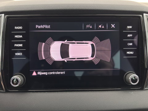Škoda Karoq 1.6 TDI Style Business (INCL.BTW) Aut. *FULL-LED | NAVI-FULLMAP | ADAPTIVE-CRUISE | HEATED-COMFORTSEATS | KEYLESS | PRIVACY-GLASS | AMBIENT-LIGHT | DAB+ | ECC | PDC | 18''ALU*