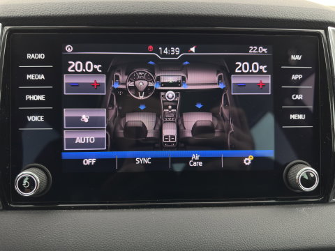 Škoda Karoq 1.6 TDI Style Business (INCL.BTW) Aut. *FULL-LED | NAVI-FULLMAP | ADAPTIVE-CRUISE | HEATED-COMFORTSEATS | KEYLESS | PRIVACY-GLASS | AMBIENT-LIGHT | DAB+ | ECC | PDC | 18''ALU*