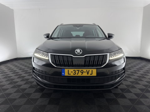 Škoda Karoq 1.6 TDI Style Business (INCL.BTW) Aut. *FULL-LED | NAVI-FULLMAP | ADAPTIVE-CRUISE | HEATED-COMFORTSEATS | KEYLESS | PRIVACY-GLASS | AMBIENT-LIGHT | DAB+ | ECC | PDC | 18''ALU*