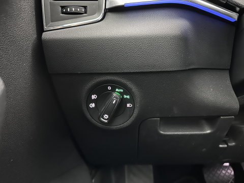 Škoda Karoq 1.6 TDI Style Business (INCL.BTW) Aut. *FULL-LED | NAVI-FULLMAP | ADAPTIVE-CRUISE | HEATED-COMFORTSEATS | KEYLESS | PRIVACY-GLASS | AMBIENT-LIGHT | DAB+ | ECC | PDC | 18''ALU*