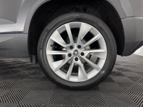 Škoda Karoq 1.6 TDI Style Business (INCL.BTW) Aut. *FULL-LED | NAVI-FULLMAP | ADAPTIVE-CRUISE | HEATED-COMFORTSEATS | KEYLESS | PRIVACY-GLASS | AMBIENT-LIGHT | DAB+ | ECC | PDC | 18''ALU*