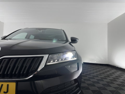 Škoda Karoq 1.6 TDI Style Business (INCL.BTW) Aut. *FULL-LED | NAVI-FULLMAP | ADAPTIVE-CRUISE | HEATED-COMFORTSEATS | KEYLESS | PRIVACY-GLASS | AMBIENT-LIGHT | DAB+ | ECC | PDC | 18''ALU*