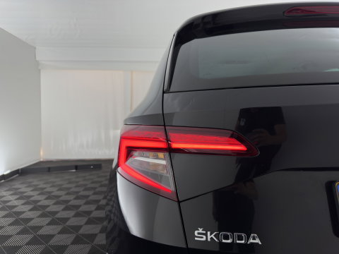 Škoda Karoq 1.6 TDI Style Business (INCL.BTW) Aut. *FULL-LED | NAVI-FULLMAP | ADAPTIVE-CRUISE | HEATED-COMFORTSEATS | KEYLESS | PRIVACY-GLASS | AMBIENT-LIGHT | DAB+ | ECC | PDC | 18''ALU*