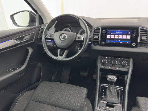 Škoda Karoq 1.6 TDI Style Business (INCL.BTW) Aut. *FULL-LED | NAVI-FULLMAP | ADAPTIVE-CRUISE | HEATED-COMFORTSEATS | KEYLESS | PRIVACY-GLASS | AMBIENT-LIGHT | DAB+ | ECC | PDC | 18''ALU*