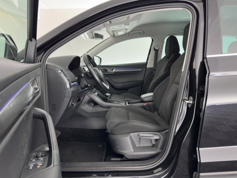 Škoda Karoq 1.6 TDI Style Business (INCL.BTW) Aut. *FULL-LED | NAVI-FULLMAP | ADAPTIVE-CRUISE | HEATED-COMFORTSEATS | KEYLESS | PRIVACY-GLASS | AMBIENT-LIGHT | DAB+ | ECC | PDC | 18''ALU*