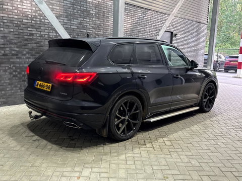 Volkswagen Touareg 3.0 TSi eHybrid 4MOTION R | Luchtvering | Panoramadak | Trekhaak | 360° Camera | Head-Up | Night Vision | Dynaudio | Massage+Ventilatie | 22 Inch