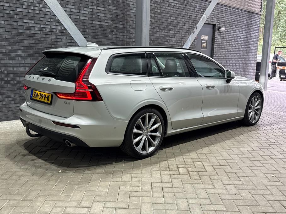 Volvo V60 2.0 D4 Inscription | Harman/Kardon | Pilot-assist | BLIS | Trekhaak | Stoelverwarming | Carplay | ACC