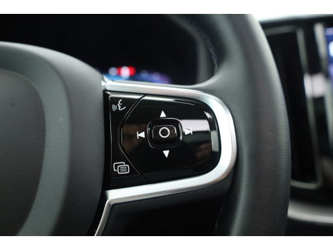 Volvo XC60 2.0 T8 455PK Plug-in hybrid AWD Plus Dark | Long Range | 360 Camera | Pano-dak | Harman /  Kardon Audio | ACC |