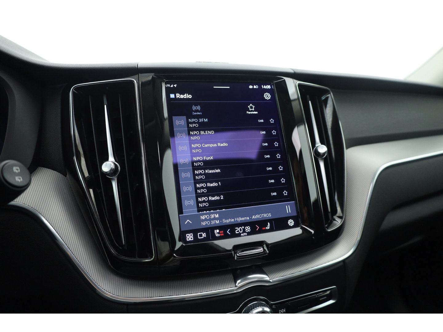 Volvo XC60 2.0 T8 455PK Plug-in hybrid AWD Plus Dark | Long Range | 360 Camera | Pano-dak | Harman /  Kardon Audio | ACC |