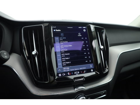 Volvo XC60 2.0 T8 455PK Plug-in hybrid AWD Plus Dark | Long Range | 360 Camera | Pano-dak | Harman /  Kardon Audio | ACC |