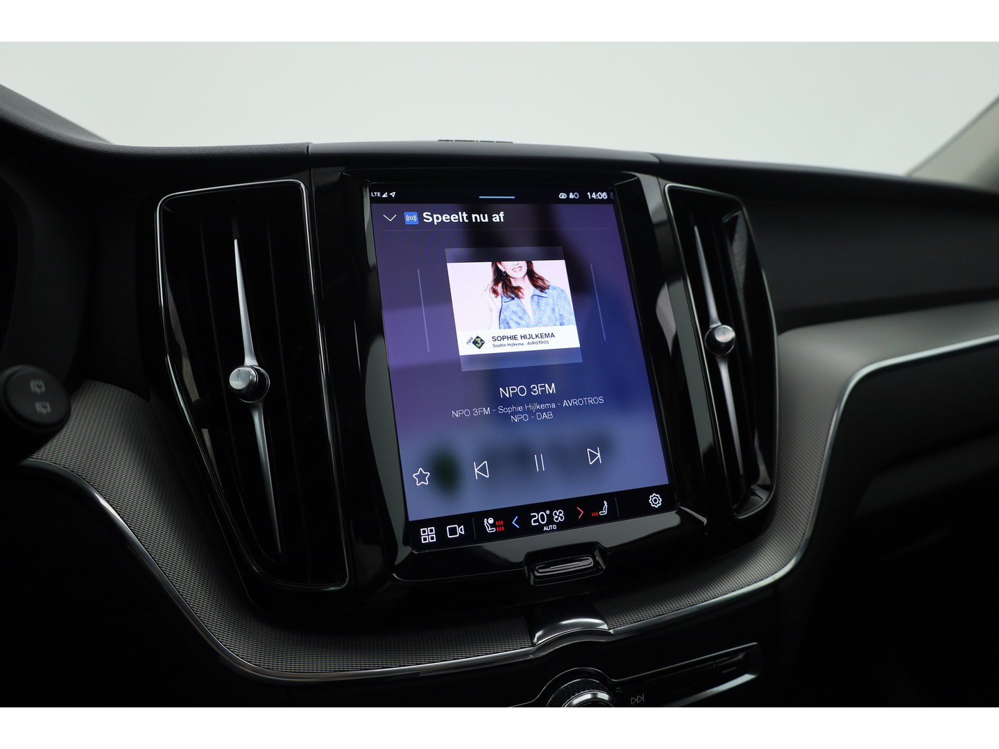 Volvo XC60 2.0 T8 455PK Plug-in hybrid AWD Plus Dark | Long Range | 360 Camera | Pano-dak | Harman /  Kardon Audio | ACC |