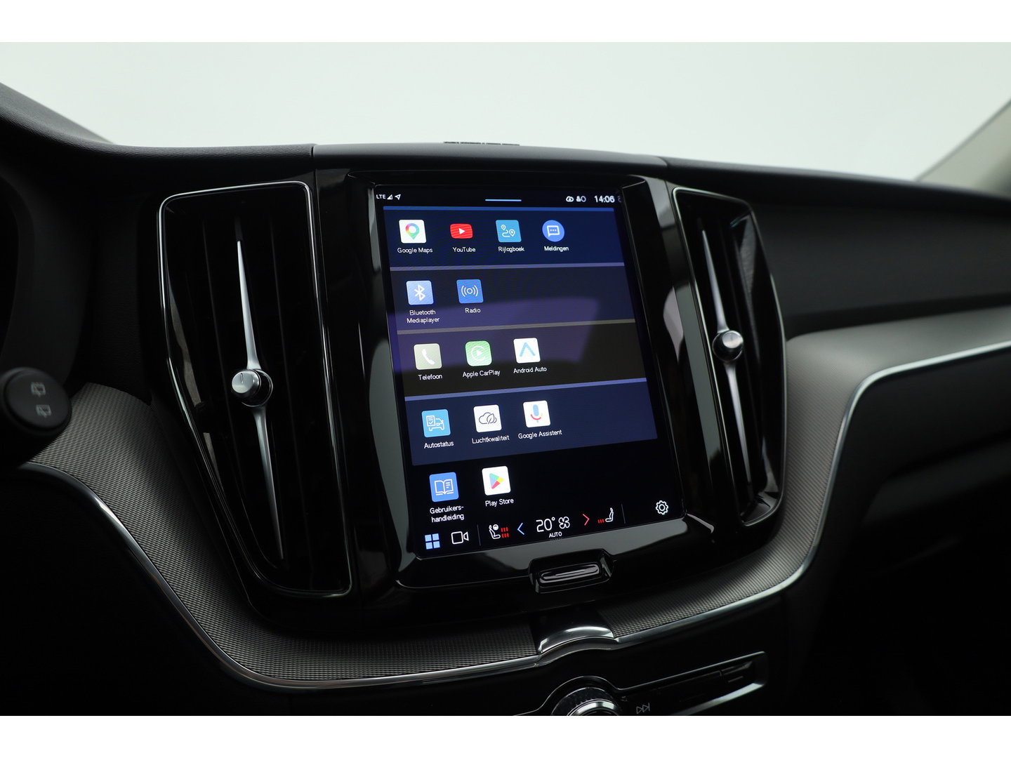 Volvo XC60 2.0 T8 455PK Plug-in hybrid AWD Plus Dark | Long Range | 360 Camera | Pano-dak | Harman /  Kardon Audio | ACC |