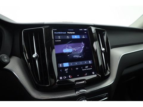 Volvo XC60 2.0 T8 455PK Plug-in hybrid AWD Plus Dark | Long Range | 360 Camera | Pano-dak | Harman /  Kardon Audio | ACC |