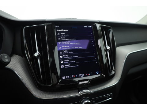 Volvo XC60 2.0 T8 455PK Plug-in hybrid AWD Plus Dark | Long Range | 360 Camera | Pano-dak | Harman /  Kardon Audio | ACC |