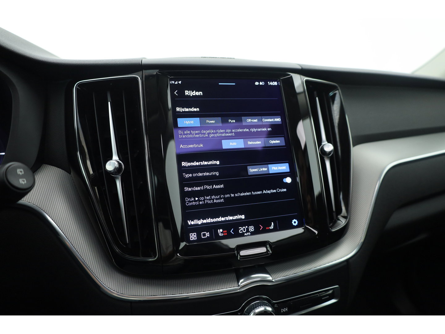 Volvo XC60 2.0 T8 455PK Plug-in hybrid AWD Plus Dark | Long Range | 360 Camera | Pano-dak | Harman /  Kardon Audio | ACC |