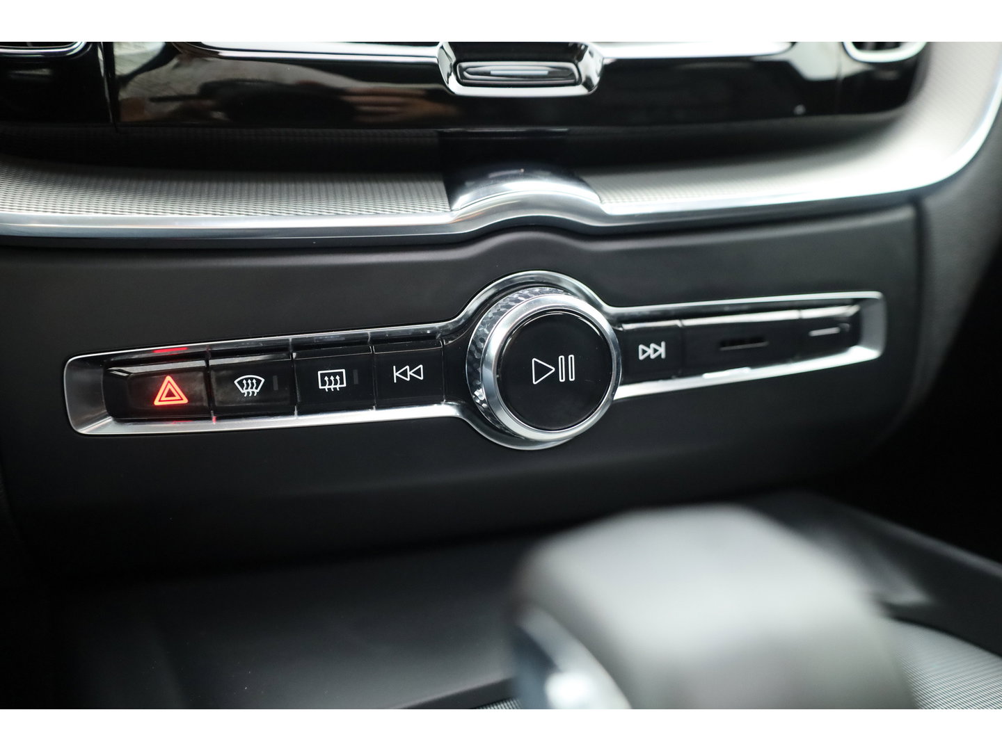 Volvo XC60 2.0 T8 455PK Plug-in hybrid AWD Plus Dark | Long Range | 360 Camera | Pano-dak | Harman /  Kardon Audio | ACC |