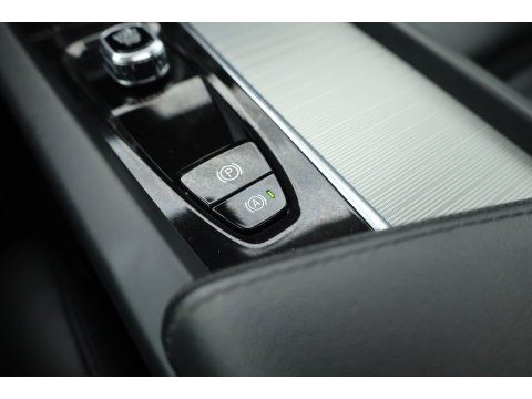 Volvo XC60 2.0 T8 455PK Plug-in hybrid AWD Plus Dark | Long Range | 360 Camera | Pano-dak | Harman /  Kardon Audio | ACC |