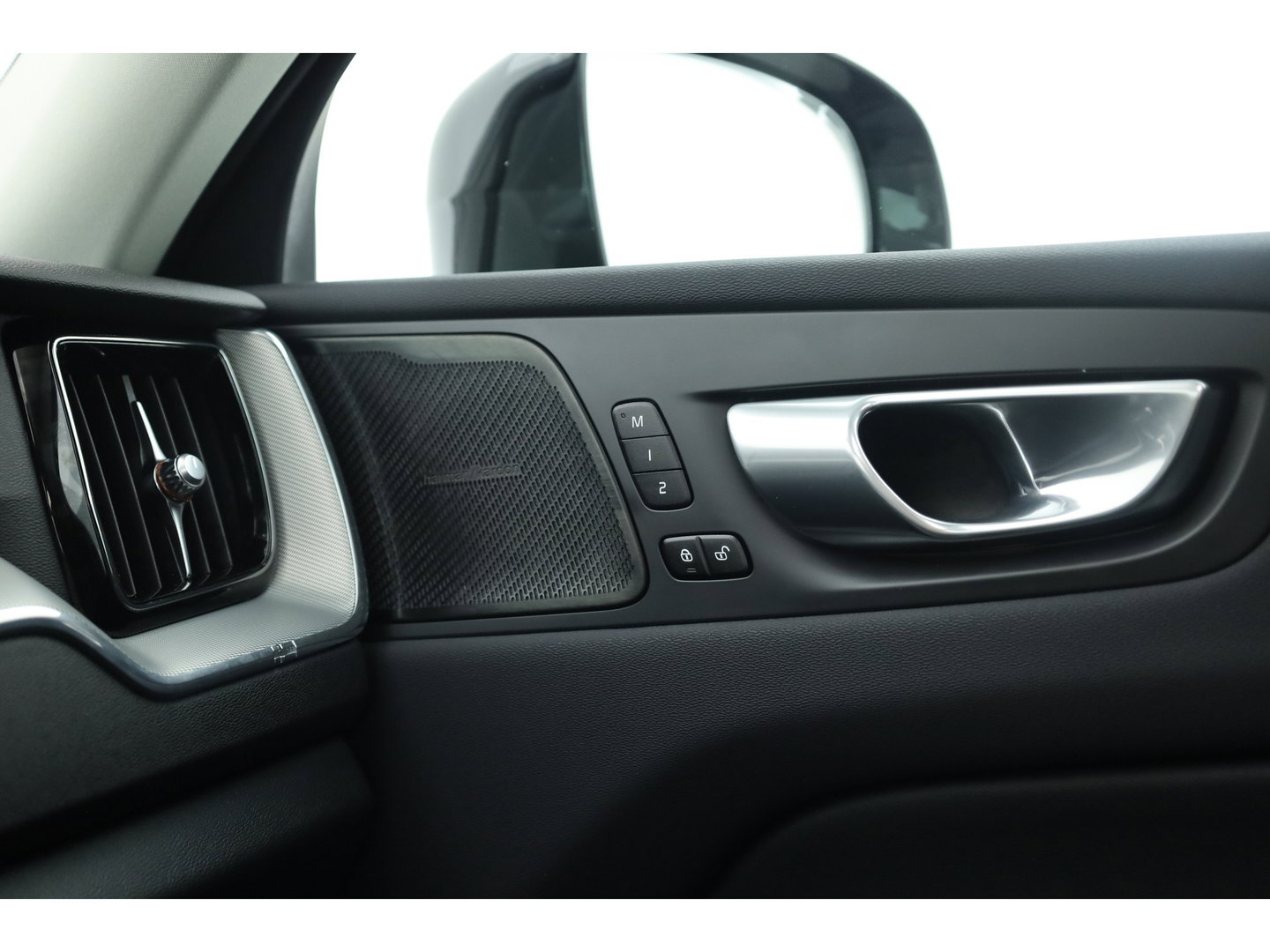 Volvo XC60 2.0 T8 455PK Plug-in hybrid AWD Plus Dark | Long Range | 360 Camera | Pano-dak | Harman /  Kardon Audio | ACC |