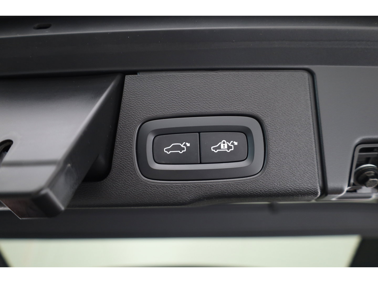 Volvo XC60 2.0 T8 455PK Plug-in hybrid AWD Plus Dark | Long Range | 360 Camera | Pano-dak | Harman /  Kardon Audio | ACC |