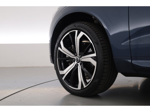 Volvo XC60 2.0 T8 455PK Plug-in hybrid AWD Plus Dark | Long Range | 360 Camera | Pano-dak | Harman /  Kardon Audio | ACC |