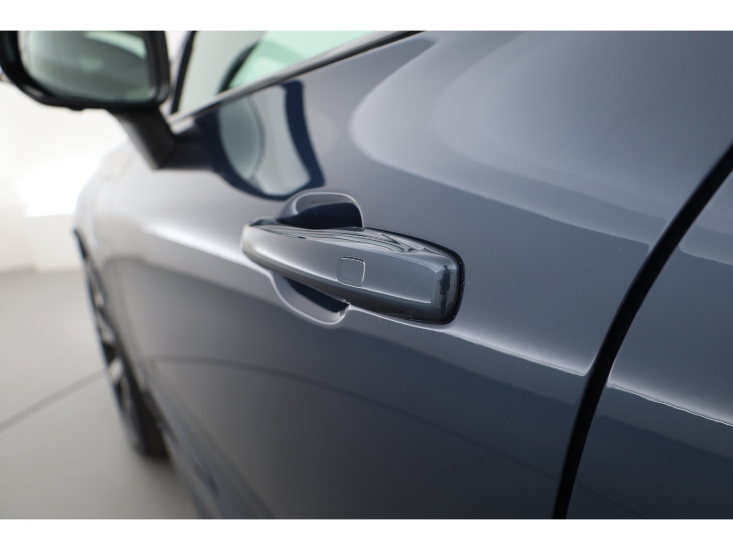 Volvo XC60 2.0 T8 455PK Plug-in hybrid AWD Plus Dark | Long Range | 360 Camera | Pano-dak | Harman /  Kardon Audio | ACC |