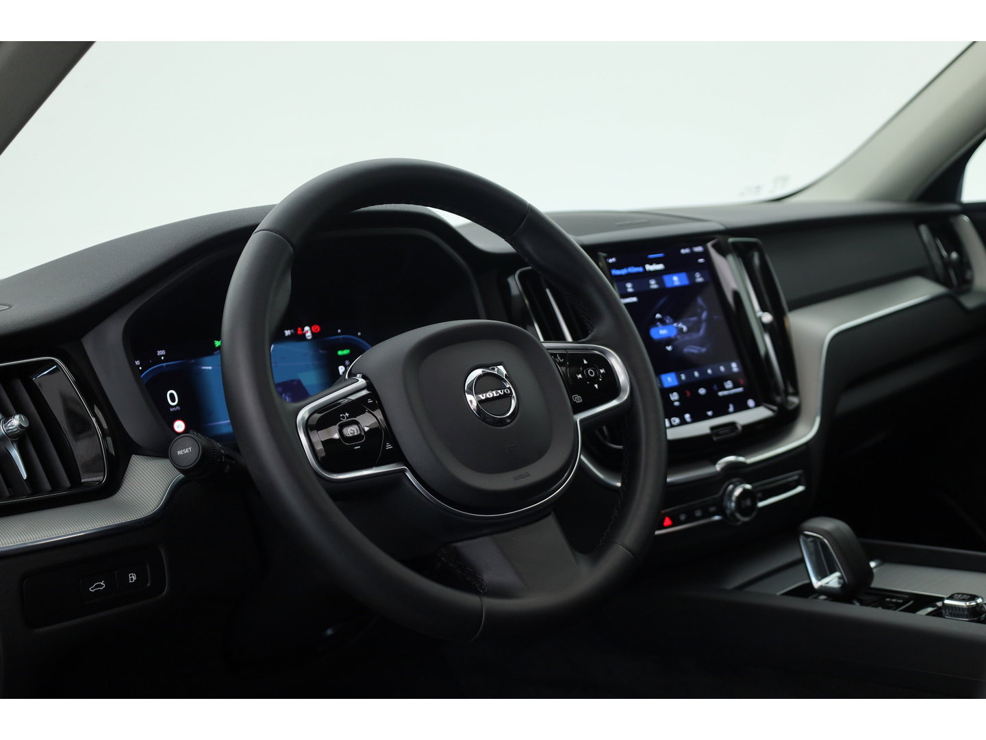 Volvo XC60 2.0 T8 455PK Plug-in hybrid AWD Plus Dark | Long Range | 360 Camera | Pano-dak | Harman /  Kardon Audio | ACC |