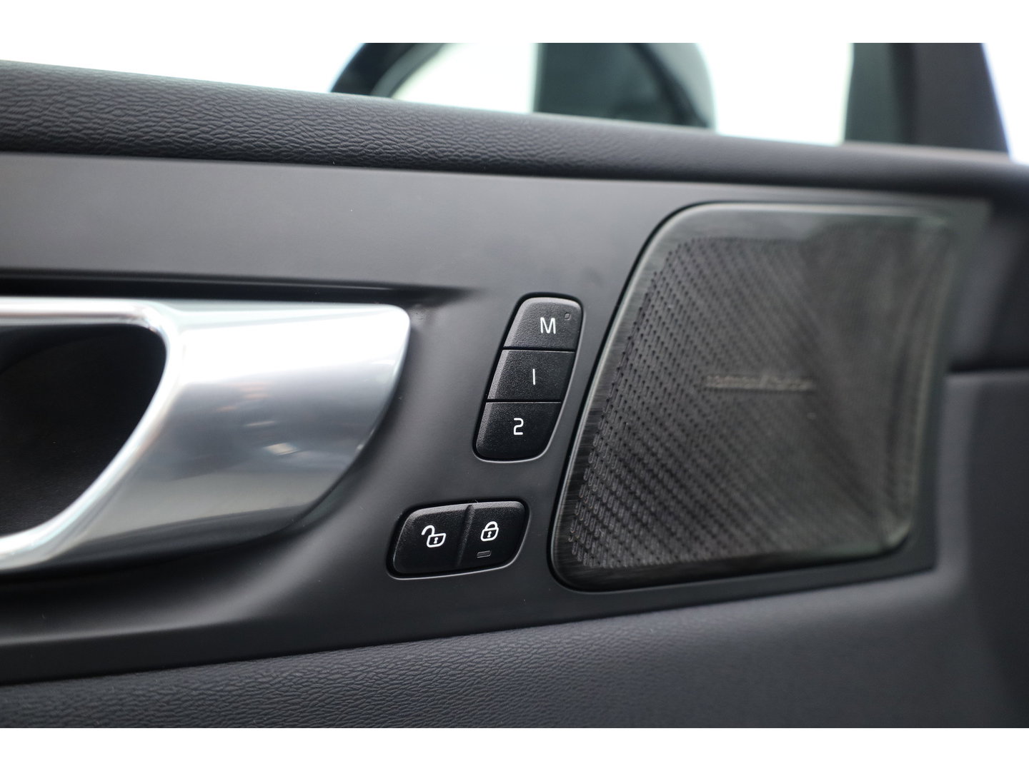 Volvo XC60 2.0 T8 455PK Plug-in hybrid AWD Plus Dark | Long Range | 360 Camera | Pano-dak | Harman /  Kardon Audio | ACC |
