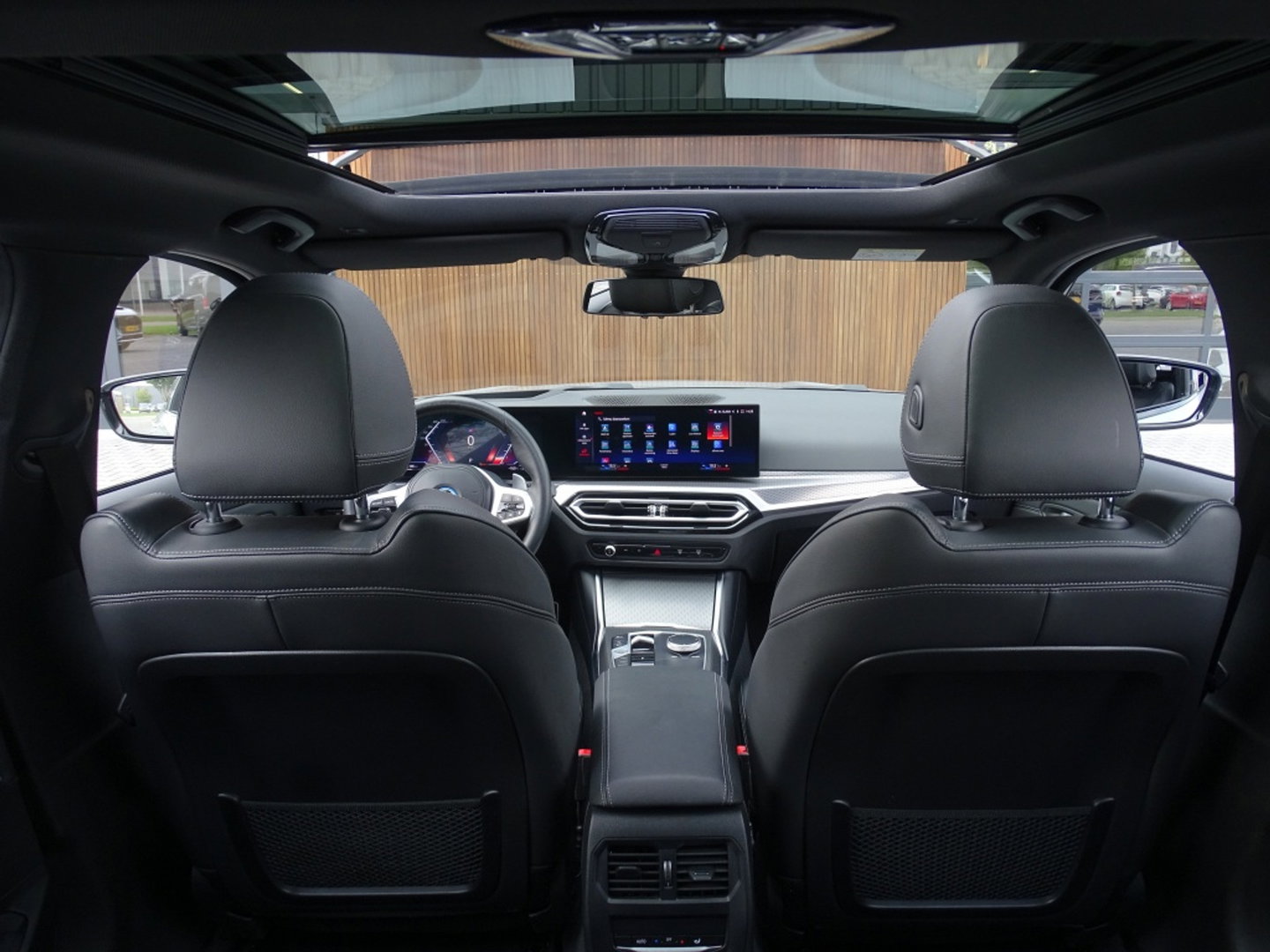 BMW 3 Serie Touring 330e 292PK X-Drive M-Sport / Brooklyn / 2022 / pano / LED