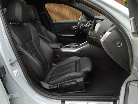 BMW 3 Serie Touring 330e 292PK X-Drive M-Sport / Brooklyn / 2022 / pano / LED