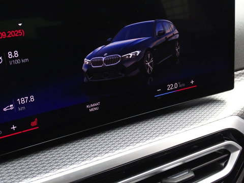 BMW 3 Serie Touring 330e 292PK X-Drive M-Sport / Brooklyn / 2022 / pano / LED