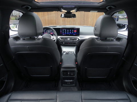 BMW 3 Serie Touring 330e 292PK X-Drive M-Sport / Brooklyn / 2022 / pano / LED