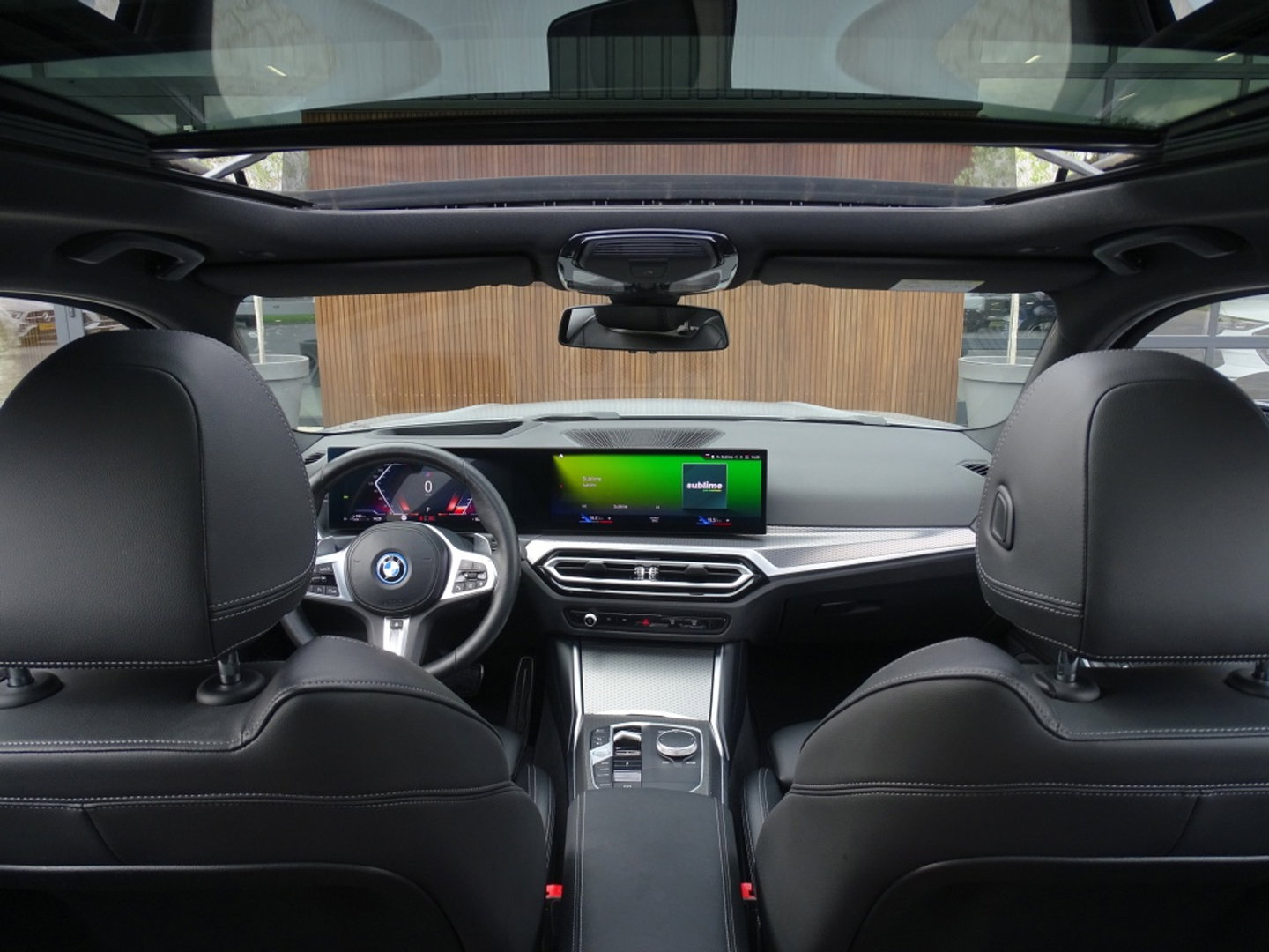 BMW 3 Serie Touring 330e 292PK X-Drive M-Sport / Brooklyn / 2022 / pano / LED