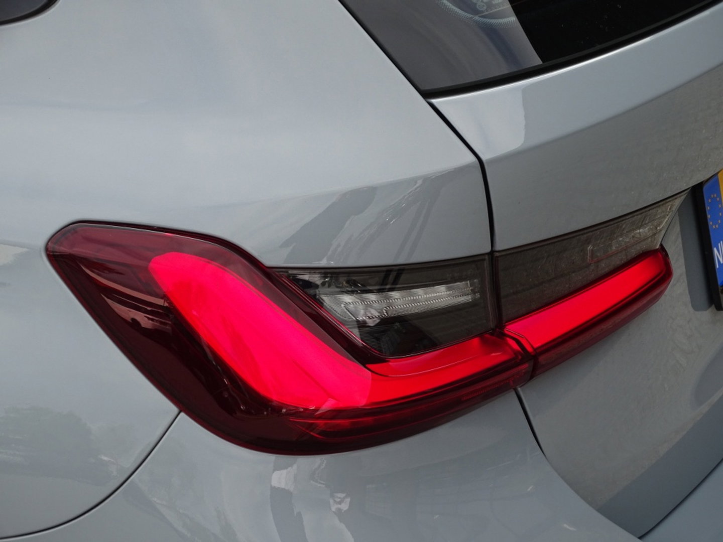 BMW 3 Serie Touring 330e 292PK X-Drive M-Sport / Brooklyn / 2022 / pano / LED