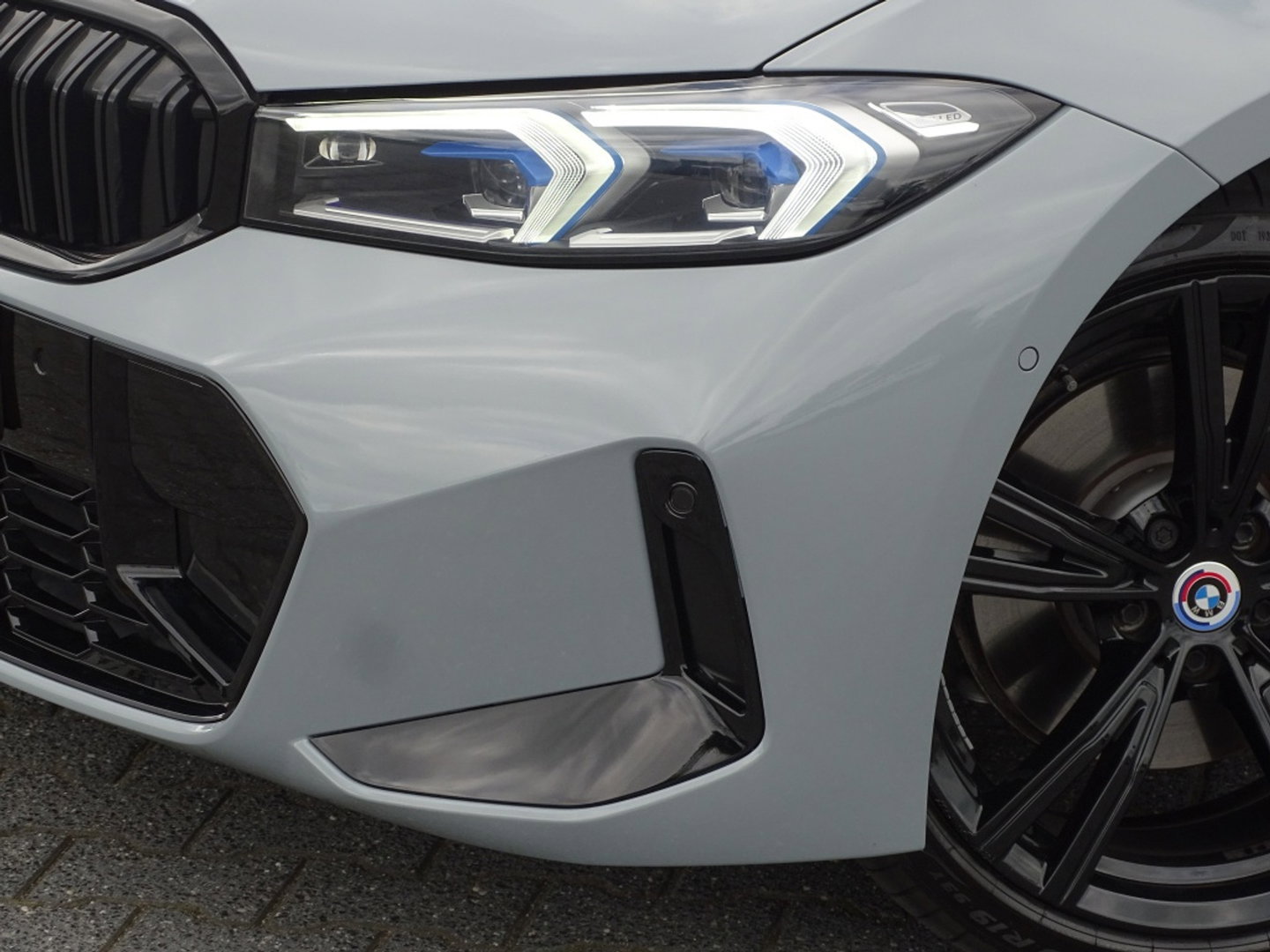 BMW 3 Serie Touring 330e 292PK X-Drive M-Sport / Brooklyn / 2022 / pano / LED