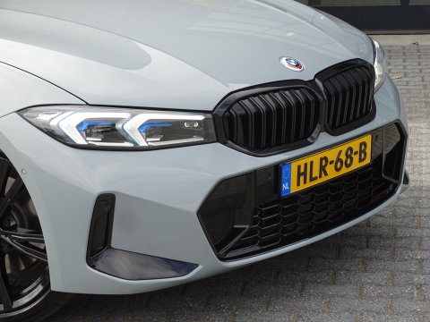 BMW 3 Serie Touring 330e 292PK X-Drive M-Sport / Brooklyn / 2022 / pano / LED