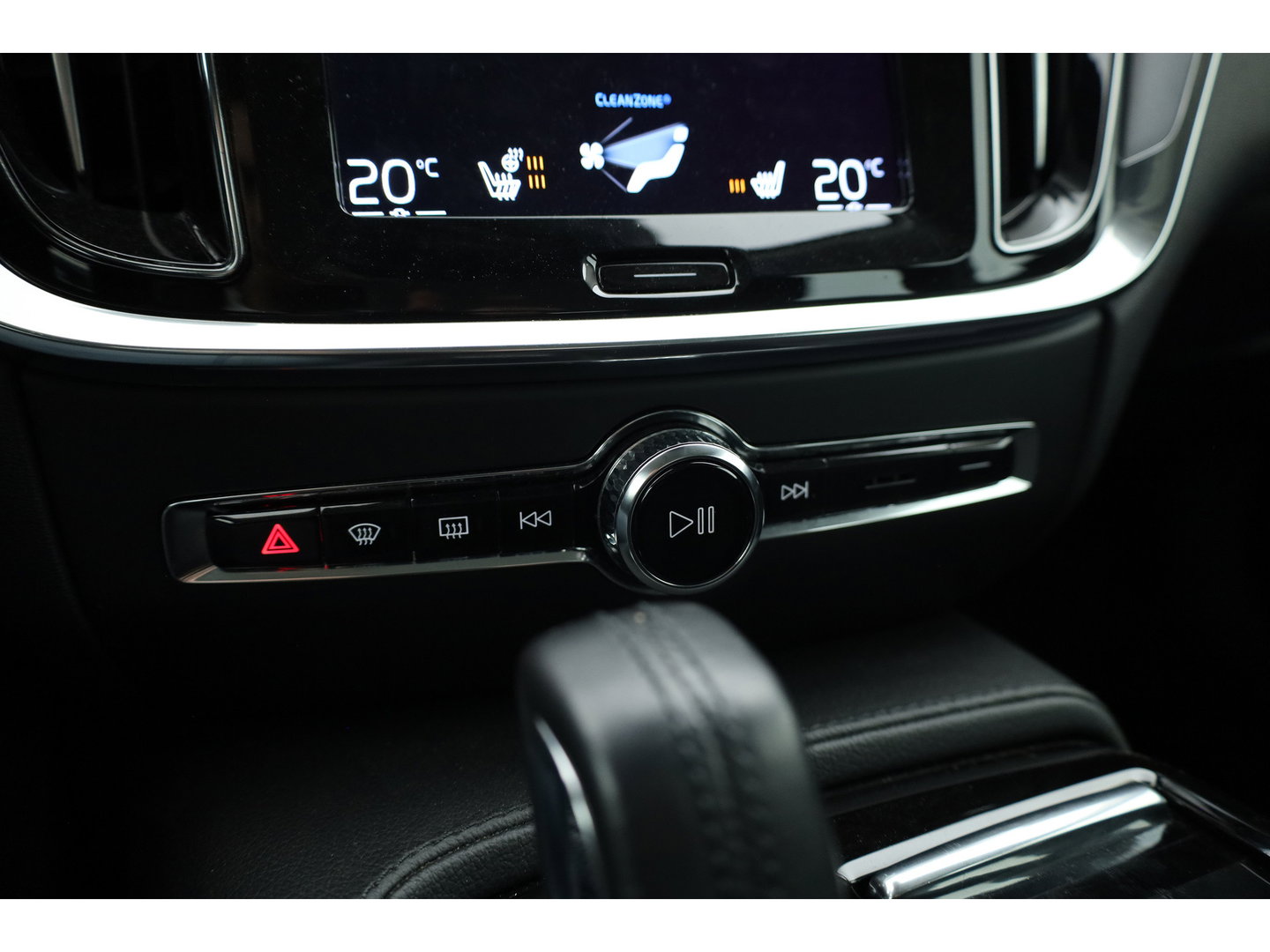 Volvo V60 2.0 T6 Recharge AWD R-Design Expr. | Trekhaak | Cruise | Stoel- & Stuurverw. |