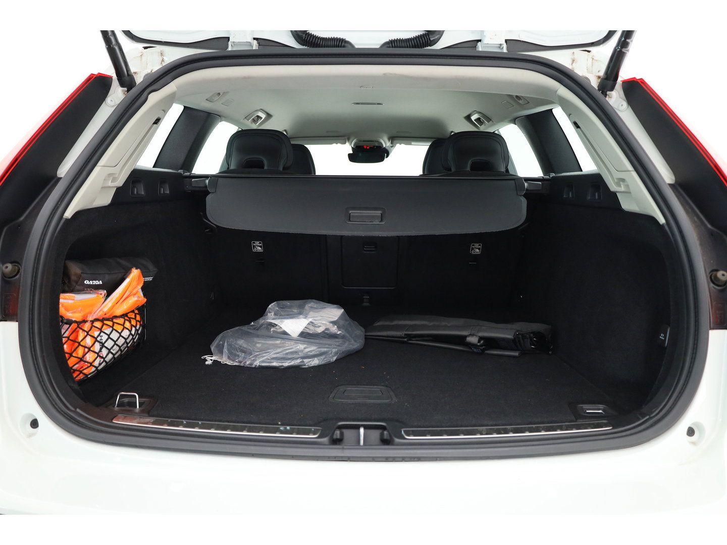 Volvo V60 2.0 T6 Recharge AWD R-Design Expr. | Trekhaak | Cruise | Stoel- & Stuurverw. |